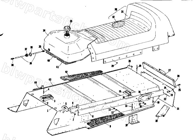 TUNNEL, GAS TANK AND SEAT diagram